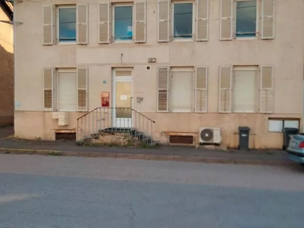 à Rémilly 57 gare 2 plateaux/100 m2 dont 145 m2 poss