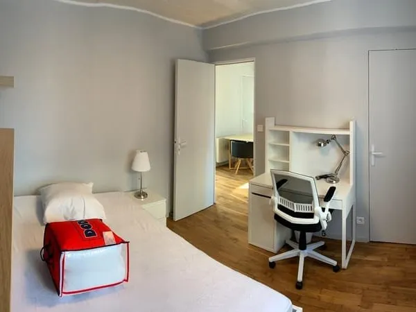 À louer - Chambre meublée en colocation - Besançon rue de Dole