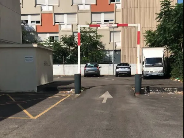 Parking 10 m²