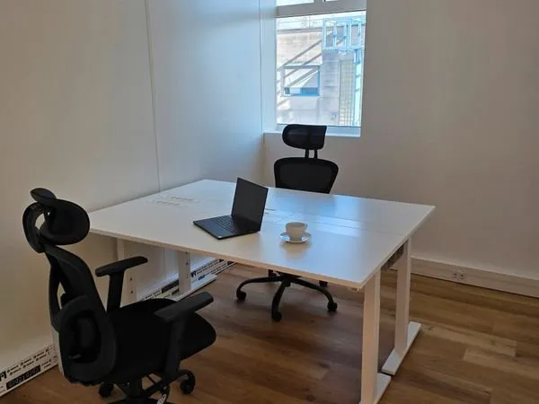 Location bureau équipé de 10m² - Rénovation neuve - Proche métro Jean Jaurès
