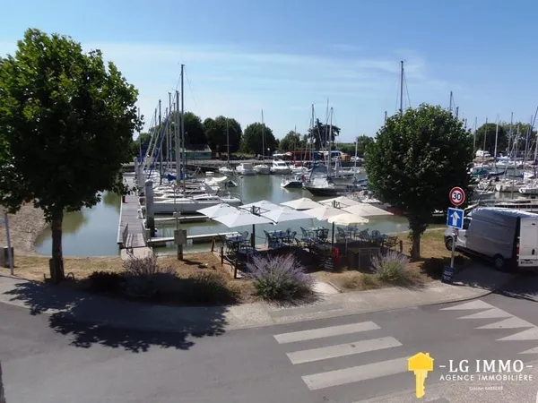Appartement, 3 chambres rénové avec vue sur un joli port