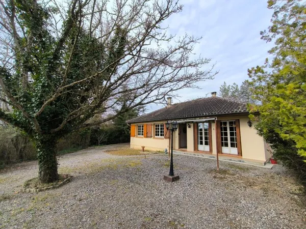 Maison T3 avec garage sur 4 600 m2 de terrain