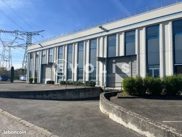 Local bureaux 432 m²