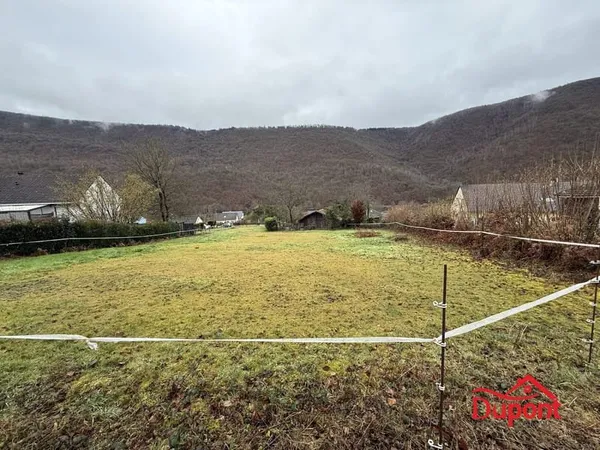 TERRAIN CONSTRUCTIBLE DE 600 m² - ANCHAMPS