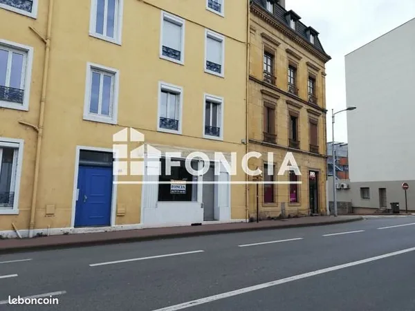 Local commercial 80 m²
