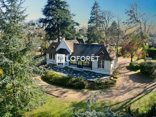 Maison 10 pièces 441 m²