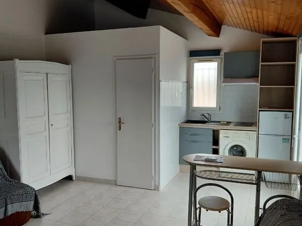 Loue studio meublé