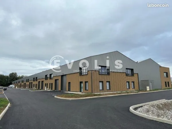 Local d'activité 234 m²
