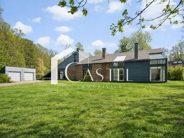 Maison 8 pièces 295 m²