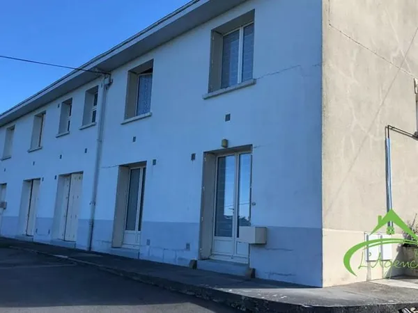 Immeuble Saint Junien proche zone commerciale