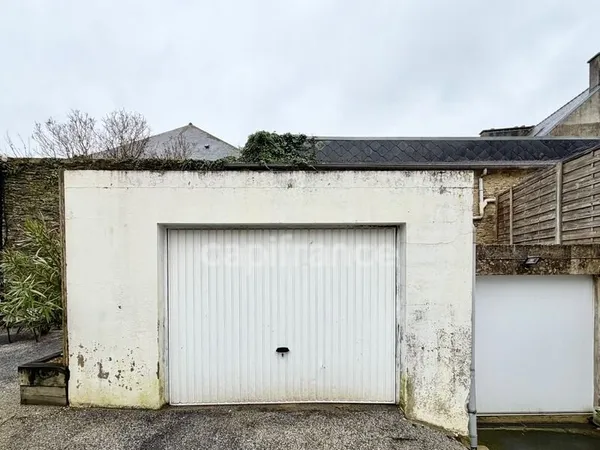 EXCLUSIVITÉ - GARAGE DE 17,5M2 - CARHAIX PLOUGUER (29)