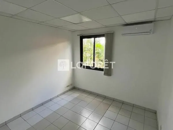 Bureau 9m² Le Lamentin Places d'Armes