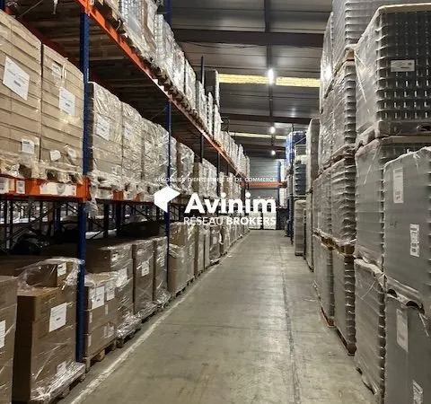 Immeuble industriel 7834 m²