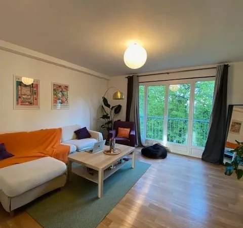 Particulier loue LIGNE B station gaîté, 76 m2, grand F4, 3 chambres, parking, cave, Bd MERMOZ RENNES