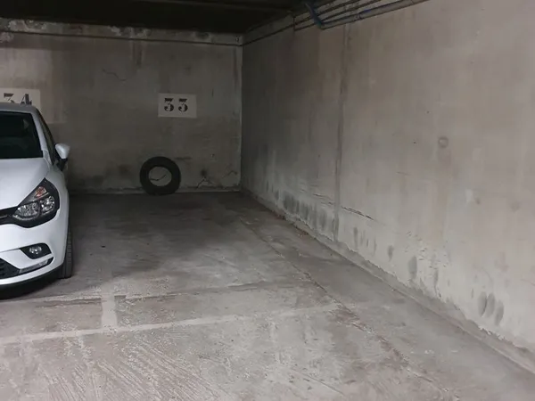 Loue place parking dans garage fermé