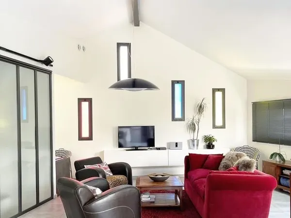 Maison 3 pièces 180 m²