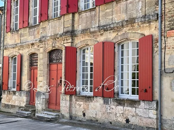 Sublime Maison De Village Xvii° et Xviii° Siècle - 600M2- Tout Confort- Sur Les Remparts Avec Vue