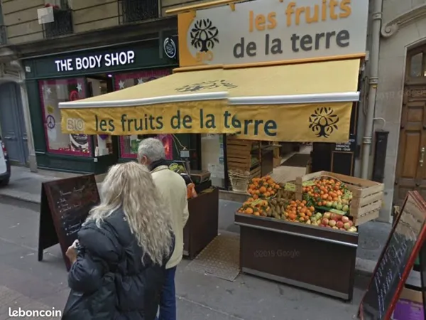 Local 69 m² Paris