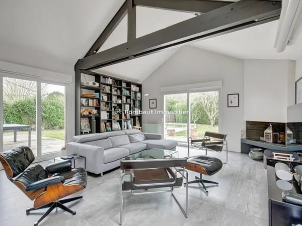 Maison individuelle rénovée avec piscine