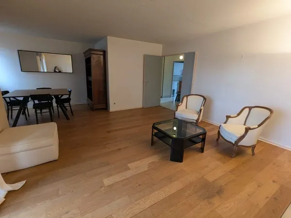 À Patte d'Oie, rare T5 de 91 m2 avec balcon, ascenseur, doub