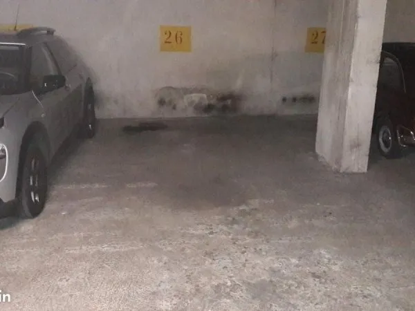 Loue place de parking pour Moto Ou Scooter
