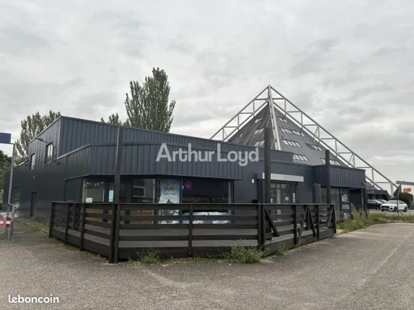 Local commercial 600 m²