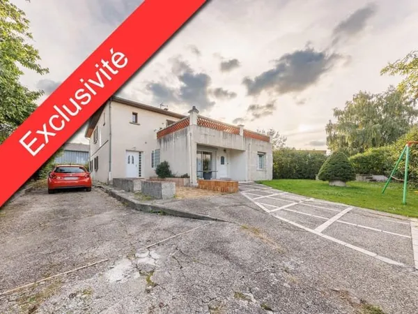 Maison 8 pièces 256 m²