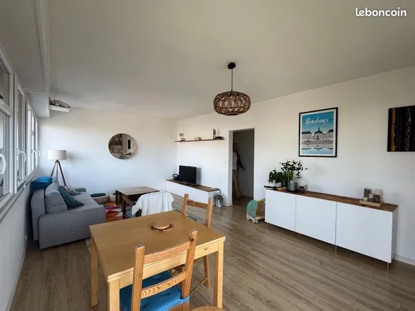 T3 lumineux et spacieux au centre de Talence