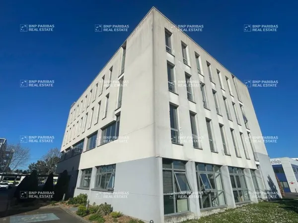 Bureaux 133 m²