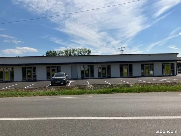 Local commercial avec grande visibilité sur axe passant à Sault de Navailles (64300)
