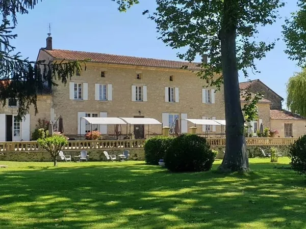 Élégante propriété du XVIIIème siècle avec maisons d'amis, Proche de Saint-Émilion