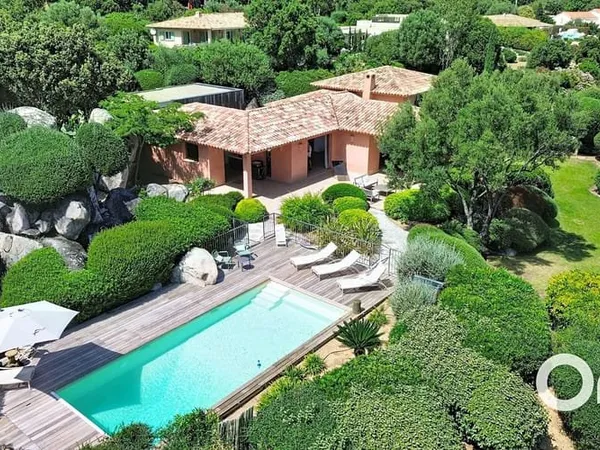 Maison 6 pièces 260 m²