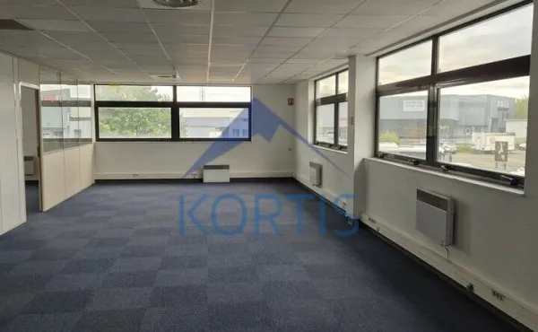 Local industriel 733 m²
