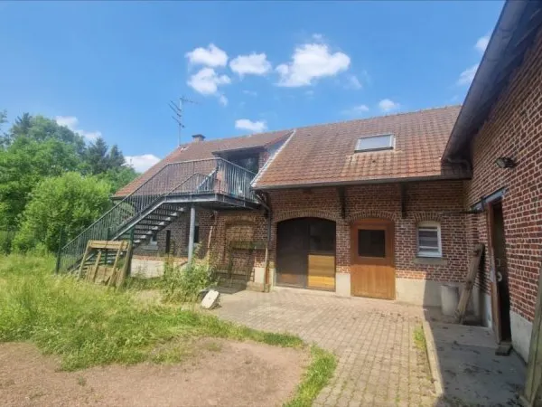 CORPS DE FERME, SITUE DANS UN ENVIRONNEMENT CALME SUR LA COMMUNE