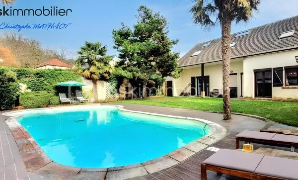 Maison 12 pièces 288 m²