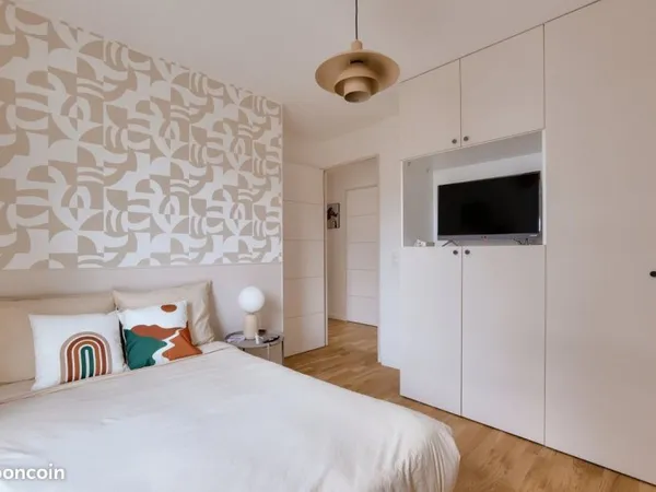 Chambre meublée dans colocation haut de gamme