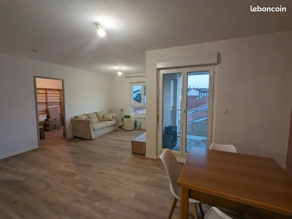 À louer - T2 meublé lumineux avec balcon, garage et ascenseur