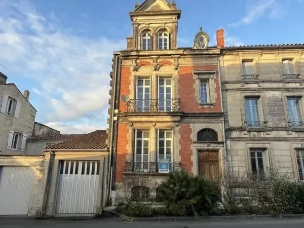 Maison 6 pièces 235 m²