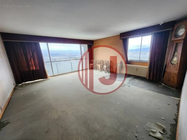 JULIEN IMMO INVESTISSEMENT IDÉAL — Appartement 70 m2 face gare, vue panoramique, gros potentiel