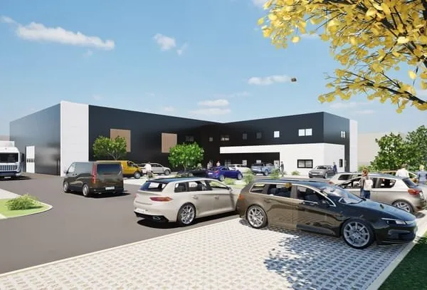 VANNES EST - Local d'activité de 2450 m² environ