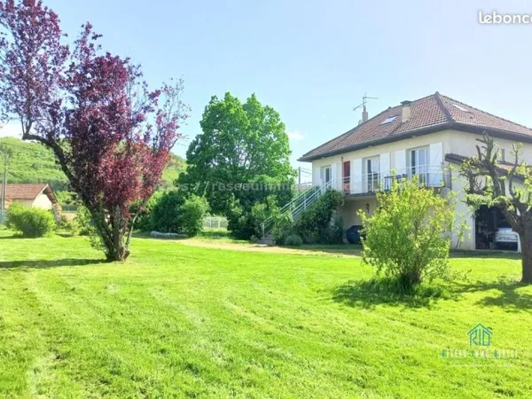 Maison 7 pièces 222 m²
