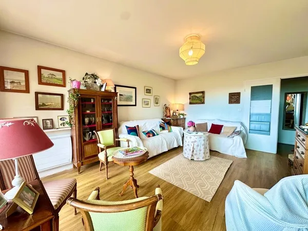 APPARTEMENT 2 PIÈCES - 61 m² - VANNES CENTRE