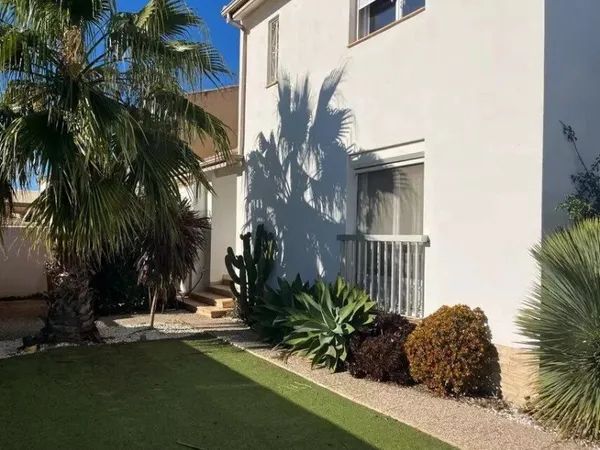 Jolie villa ensoleillée au calme rénovation de qualité en zone non inondable