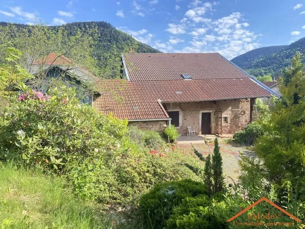 Maison de village dans une impasse