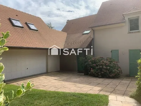 Maison 7 pièces 210 m²