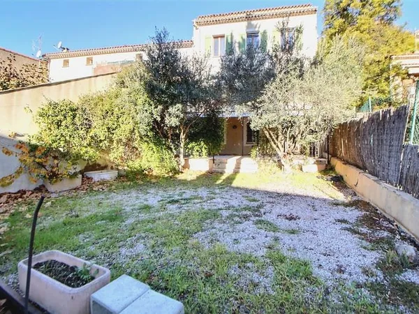 Grande maison de village avec jardin - Flayosc centre