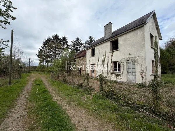 Ancien corps de ferme proche centre ville de Flers