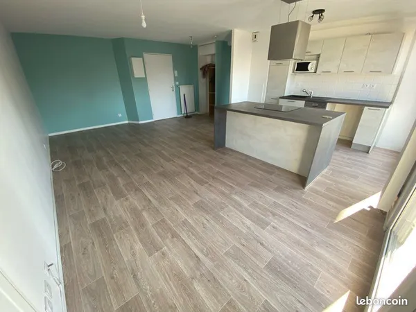 Appartement de Type 2 de 50 m2, situé avenue de Paris à Roanne, proche toutes commodités