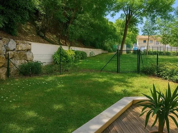 Appartement 3 pièces 69 m2 Terrasse et jardin Proche m