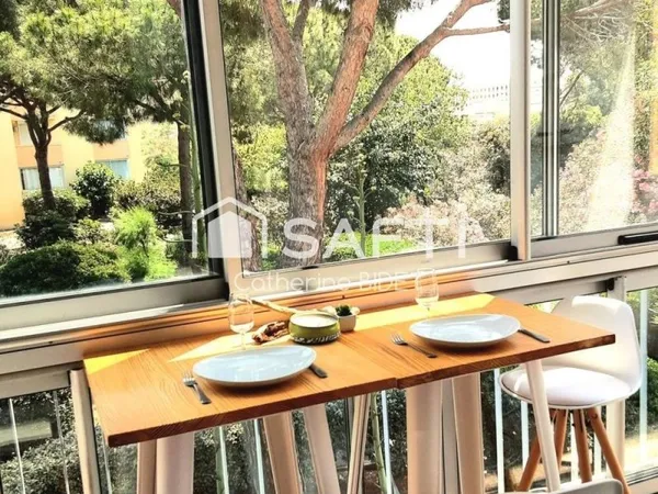APPARTEMENT T2 AVEC 2 VERANDAS ET PARKING